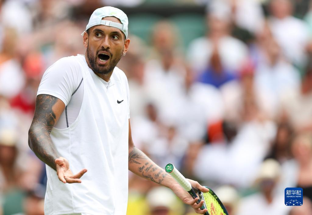 仅展现了两 仅展现了两